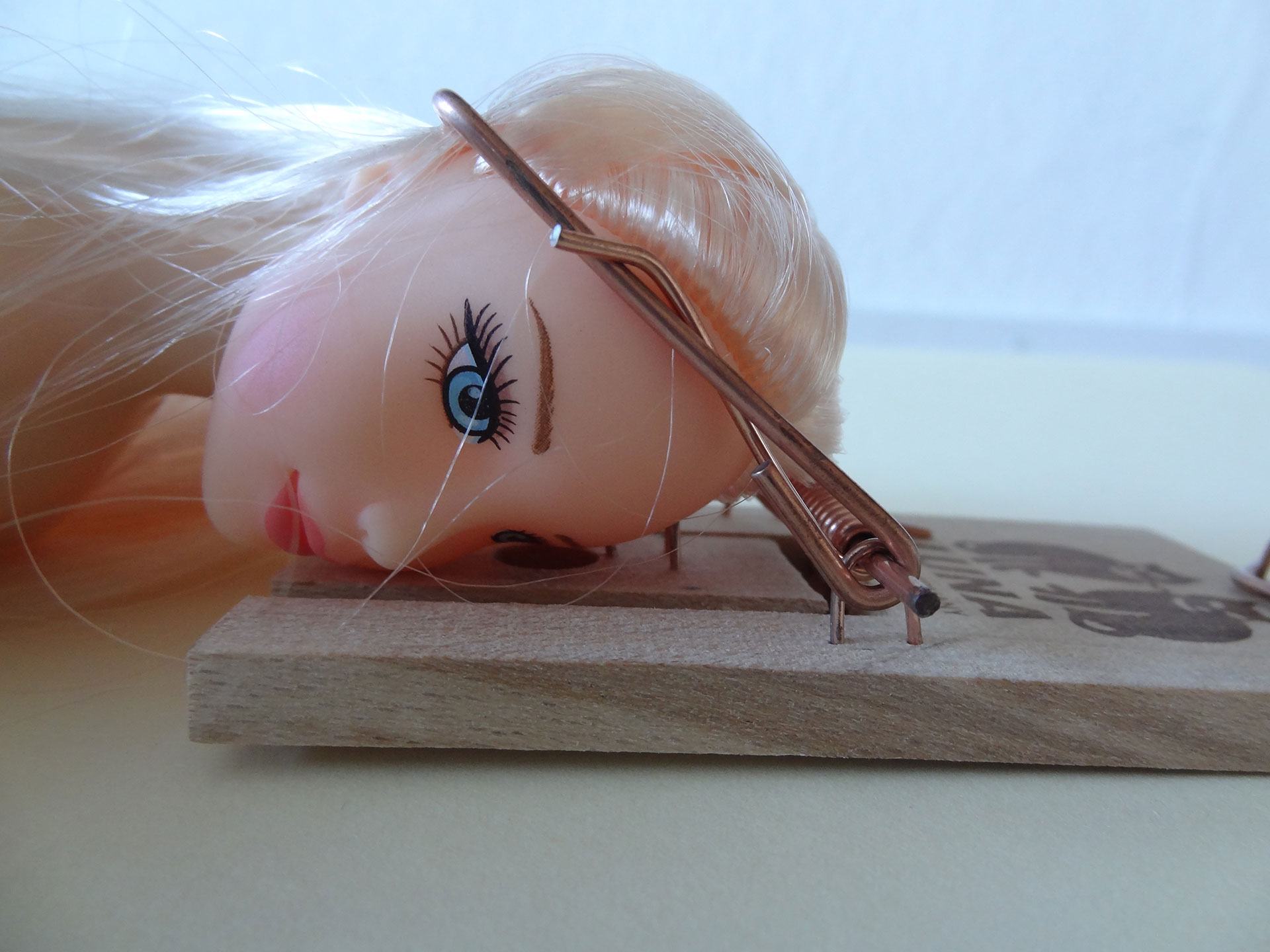 barbie-mausefalle barbie-mausefalle